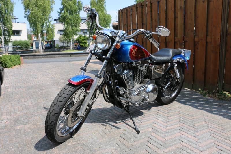 XLH 883 SPORTSTER HUGGER uit 1986 - 2