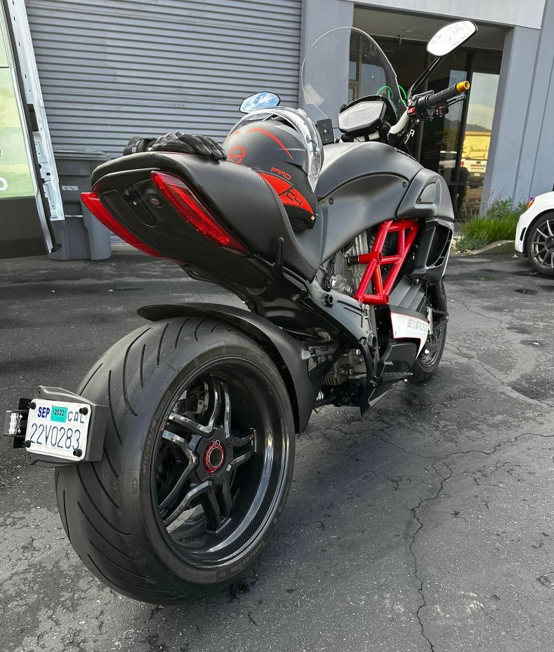 Diavel 03.jpg